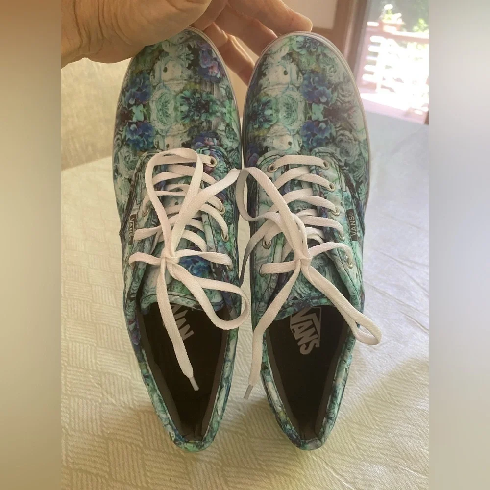Vans Floral Print Green Blue Size 10 Womens Skate Shoes